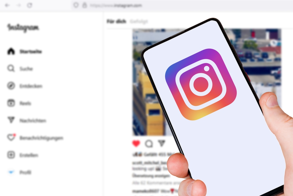 how to get into someone else's instagram account without them knowing