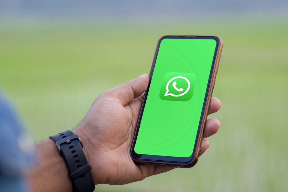 como rastrear um celular pelo whatsapp